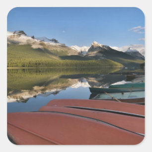 Boats geparkeerd op de helling van het Maligne mee Vierkante Sticker