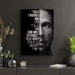 Bob Marley "True Friends Are Like Stars" Quote Canvas Afdruk<br><div class="desc">"True Friends Are Like Stars" Poster - Deze inspirerende poster met een citaat van Bob Marley herinnert ons eraan dat echte vriendschap schijnt wanneer alles om ons heen donker lijkt te zijn. Met een achtergrond van een serene nachtelijke hemel vol sterren, symboliseert deze poster de kracht van ware vriendschap in...</div>