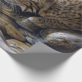 Bobcat met wilde bloemen Schilderachtig Art Decoup Cadeaupapier (Hoek)