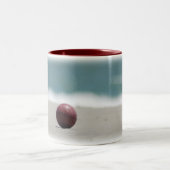Bocce Ball on the Beach Tweekleurige Koffiemok (Center)