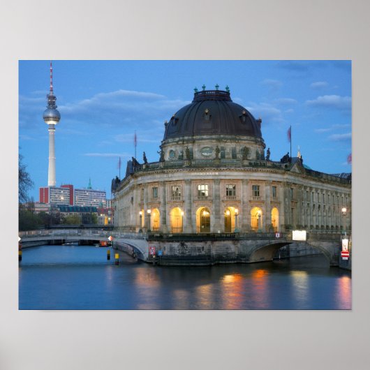 Bode Museum en Fernsehturm in Berlijn Poster (Voorkant)