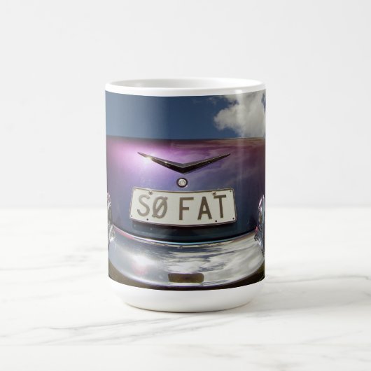 Bodembogen omhoog ZO VET Achterkant klassieke auto Koffiemok (Center)