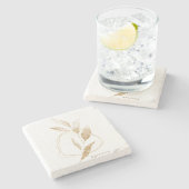 Bodemvormig bladerbruin met een moderne goudvorm stenen onderzetter (Zijkant)