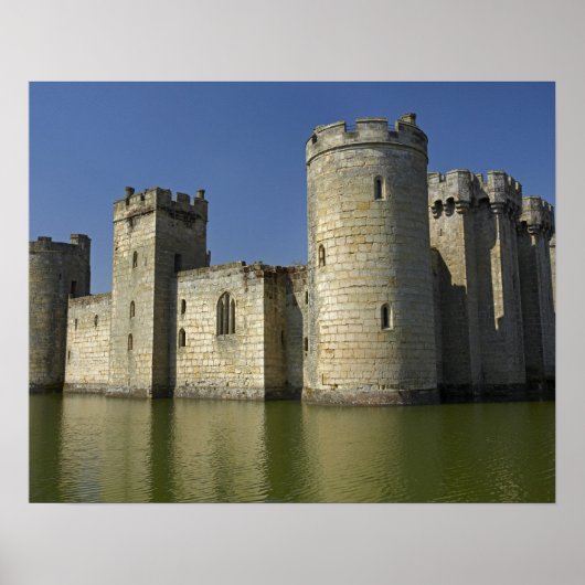Bodiam Castle (1385), gereflecteerd in mot, Oost Poster (Voorkant)