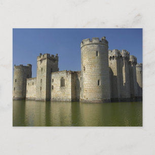Bodiam Castle (1385), weerspiegeld in slotgracht,  Briefkaart