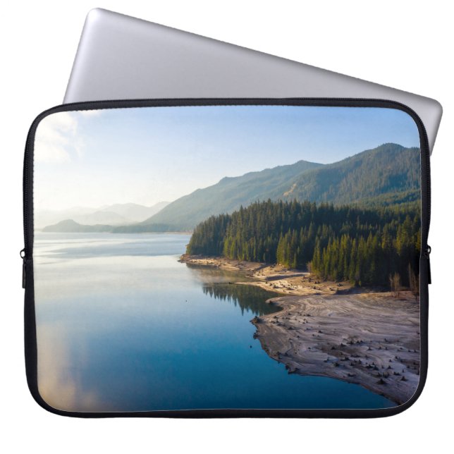 BODY OF WATER NEAR FOREST LAPTOP SLEEVE (Voorkant)