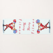 Bodybuilder Santa Claus met kerstcadeaus Funny Yogamat (Achterkant (horizontaal))