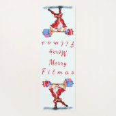 Bodybuilder Santa Claus met kerstcadeaus Funny Yogamat (Achterkant)