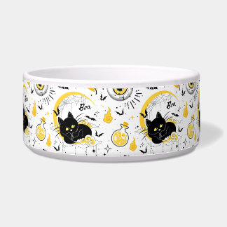 Boe met zwarte kat voerbakje