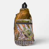 Boeddha-beelden in de tempel Senko-ji Sling Bag (Voorkant)
