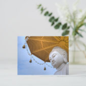 Boeddha-standbeeld in Blue Sky, Umbrella Bells Briefkaart (Staand voorkant)