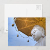 Boeddha-standbeeld in Blue Sky, Umbrella Bells Briefkaart (Voorkant / Achterkant)