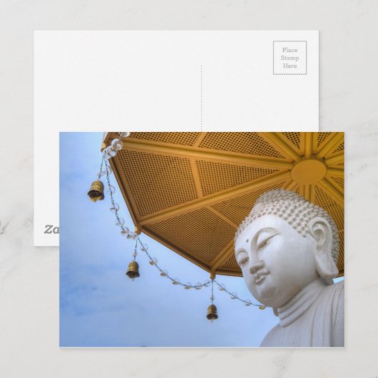 Boeddha-standbeeld in Blue Sky, Umbrella Bells Briefkaart (Voorkant / Achterkant)