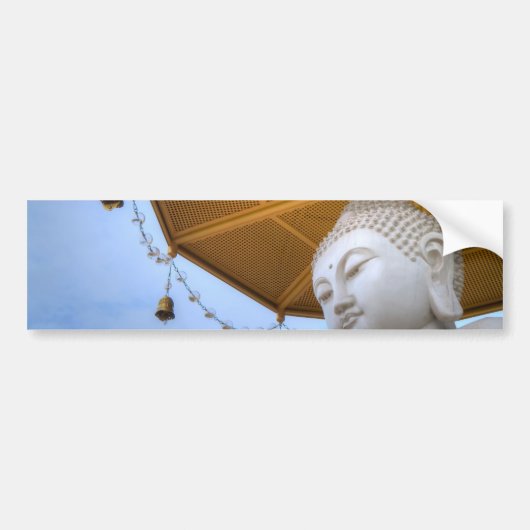 Boeddha-standbeeld in Blue Sky, Umbrella Bells Bumpersticker (Voorkant)