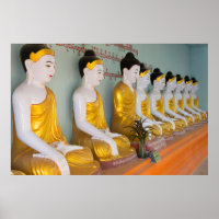 Boeddhistische beelden in Umin Thounzeh