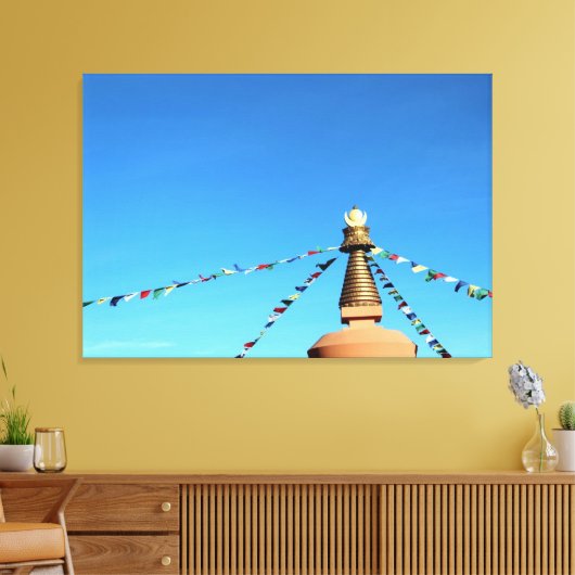 Boeddhistische domma met gebedvlaggen omwikkeld do canvas afdruk (Insitu (Woonkamer))