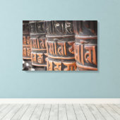Boeddhistische gebedsmolen canvas print (Insitu (Houten vloer))