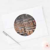 Boeddhistische gebedsmolen rond de sticker (Envelop)