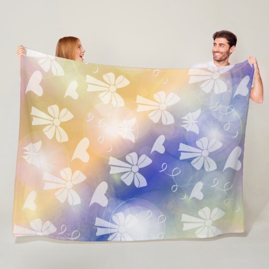 boeg, lint, wit, pastel, harten, licht, roze; fleece deken (In situ)