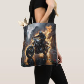 Boeiende prints met fietser omgeven door vlammen tote bag (Dichtbij)