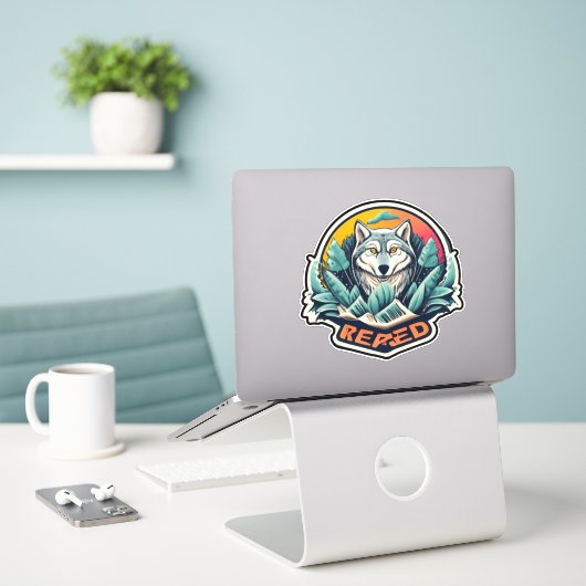Boeiende Wolf Stickers voor Natuur Liefhebbers (Laptop op bureau)