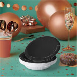 Boeiende zwart-wit foto van een Vintage Papieren Kommen<br><div class="desc">Stap terug in de tijd met dit monochrome stadsbeeld met een klassieke klokkentoren,  een tijdloos monument in de historische architectuur van de stad. Ontdek de schoonheid van dit iconische uurwerk in zwart-wit</div>