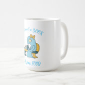 Boek het lezen van monster in een café koffiemok (Voorkant rechts)