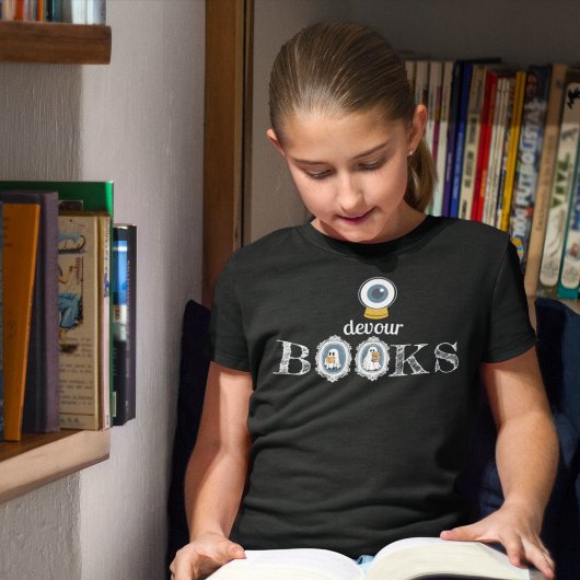 Boek Loving Ghosts Halloween T-shirt