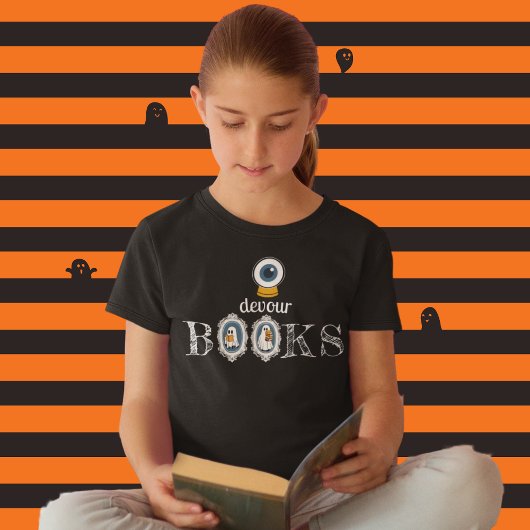 Boek Loving Ghosts Halloween T-shirt