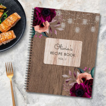 Boek met recepten en houten licht met rustieke paa