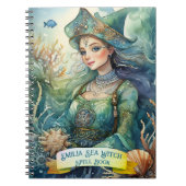 Boek met spreuken van heks uit de tienerzee Grimoi Notitieboek (Voorkant)