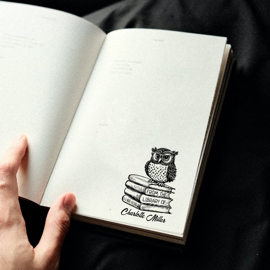 Boek uil op maat uit de bibliotheek van rubberstempel