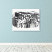 Boekafdeling in een winkel van het leger en de mar canvas afdruk (Insitu (Houten vloer))