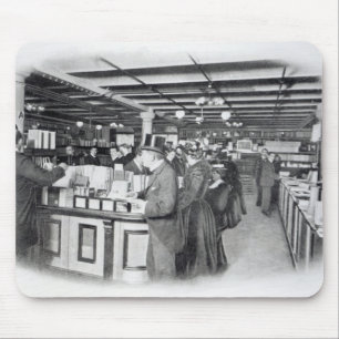 Boekafdeling in een winkel van het leger en de mar muismat