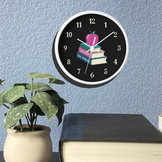 Boeken en Apple Personalized Classroom Wall Clock
