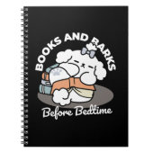 Boeken en blaffen - Schattige Sleepy Dog Reading D Notitieboek (Voorkant)