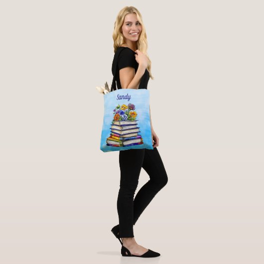   boeken en bloemen gepersonaliseerd tote bag (Op model)