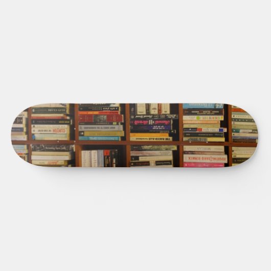 Boeken in de bibliotheek persoonlijk skateboard (Horizontaal)