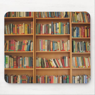 Boeken in de boekenplank muismat