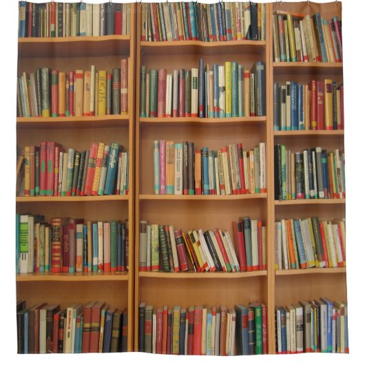 Boeken op boekenplankenachtergrond douchegordijn (Voorkant)
