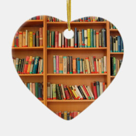 Boeken op boekenplankenachtergrond keramisch ornament