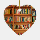 Boeken op boekenplankenachtergrond keramisch ornament (Achterkant)