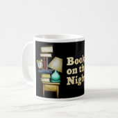 Boeken op de Nightstand-Mok Koffiemok (Voorkant links)