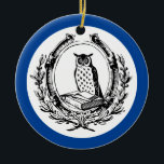 boekenkookplaat Owl Blue Keramisch Ornament<br><div class="desc">zwart-wit Owl en grafisch ontwerp van boekboekbookplaat. Geweldig ontwerp voor lezers van alle leeftijden. Perfect als cadeau voor cadeauruil voor feestdagen of verjaardagen voor boekenclubs. Geef er een aan je favoriete boekliefhebber,  bibliothecaris,  leraar,  student,  boekenclub lid. De blauwe grens creëer een feestelijk ornament voor je kerstboom.</div>