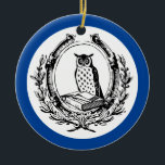 boekenkookplaat Owl Blue Keramisch Ornament<br><div class="desc">zwart-wit Owl en grafisch ontwerp van boekboekbookplaat. Geweldig ontwerp voor lezers van alle leeftijden. Perfect als cadeau voor cadeauruil voor feestdagen of verjaardagen voor boekenclubs. Geef er een aan je favoriete boekliefhebber,  bibliothecaris,  leraar,  student,  boekenclub lid. De blauwe grens creëer een feestelijk ornament voor je kerstboom.</div>