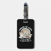 Boekenliefhebber Kattenillustratie - Opgerold & Ge Bagagelabel (Achterkant verticaal)