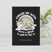 Boekenliefhebber Kattenillustratie - Opgerold & Ge Feestdagenkaart (Staand voorkant)