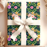 Boeket Bloem Bloemen Girly Elegant Cadeaupapier<br><div class="desc">Dit elegante inpakpapier heeft een levendig boeket van kleurrijke bloemen tegen een diepe, rijke achtergrond. Het bloemige ontwerp bevat een verscheidenheid aan bloesems en weelderig groen, perfect voor het toevoegen van een vrouwelijke en verfijnde touch aan uw geschenken. Ideaal voor verjaardagen, vrijgezellenfeesten, bruiloften en speciale gelegenheden, brengt dit bloemenpakpapier een...</div>