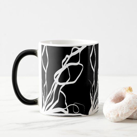 Boeket Noir: Abstract Zwart & Wit Magische Mok (Met donut)
