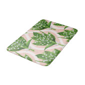 Boeket van lelie van de vallei bloemen op roze badmat (Gekanteld)